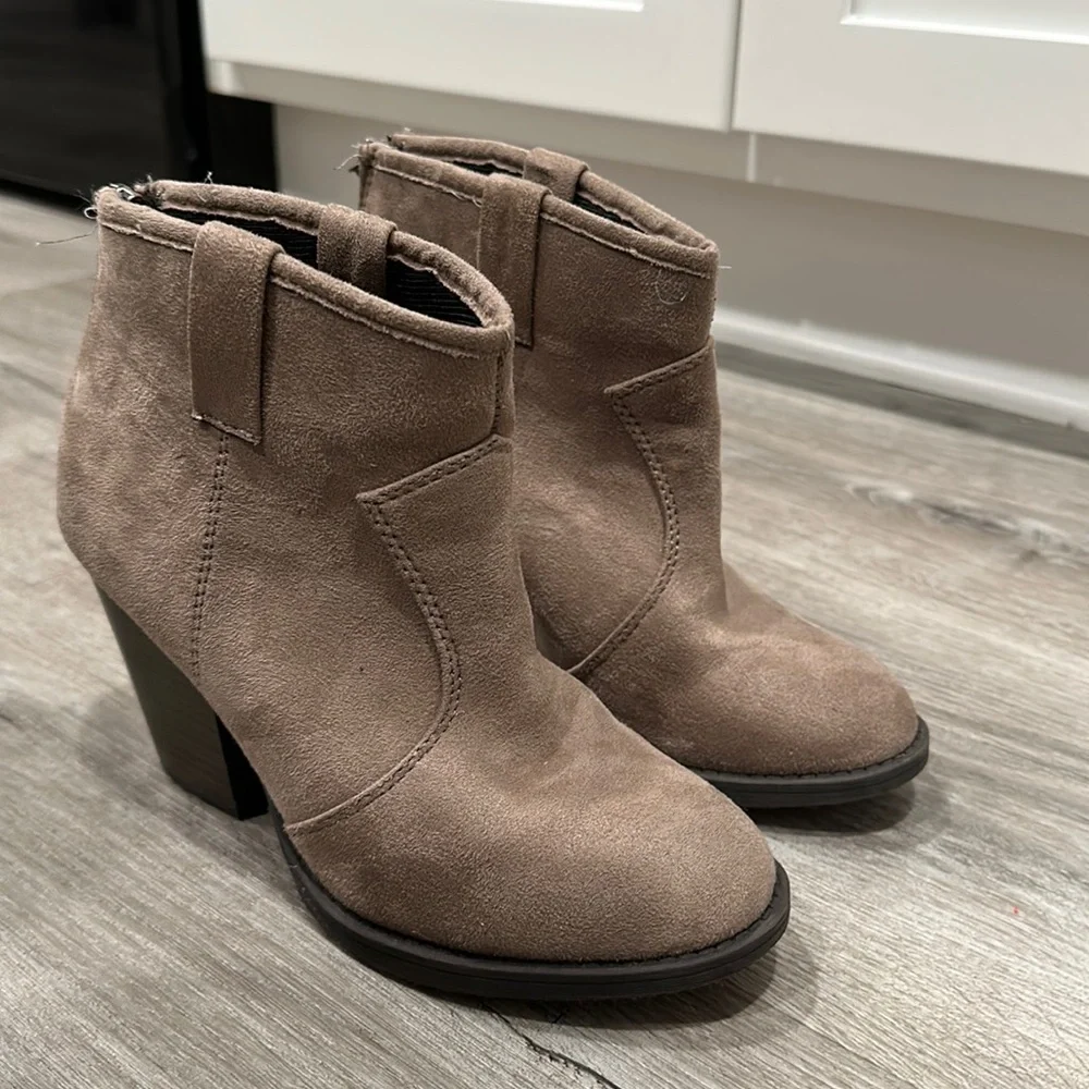 Brown booties - Picture 1 of 2
